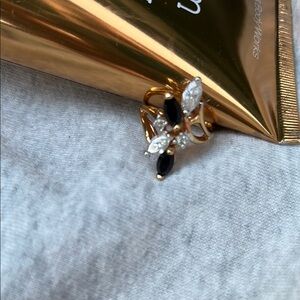 Elegant Gold and Black Women's Ring